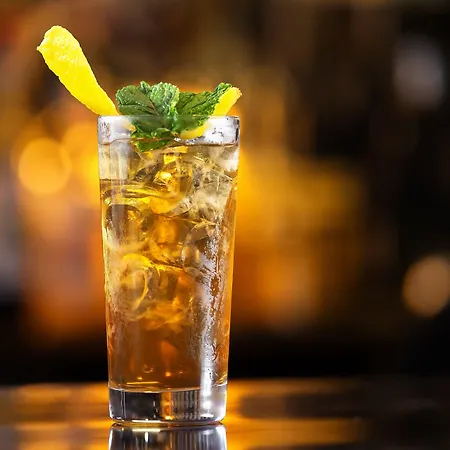 Acora Living The 酒店